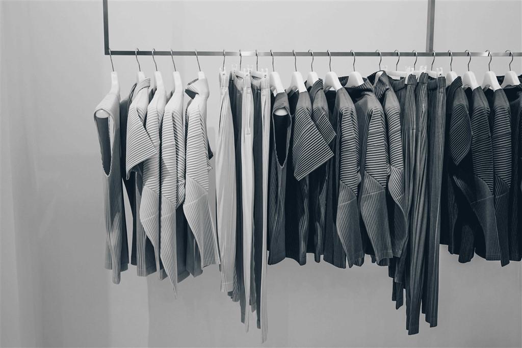 Read more about the article HOW TO PROLONG THE LIFE OF YOUR CLOTHES